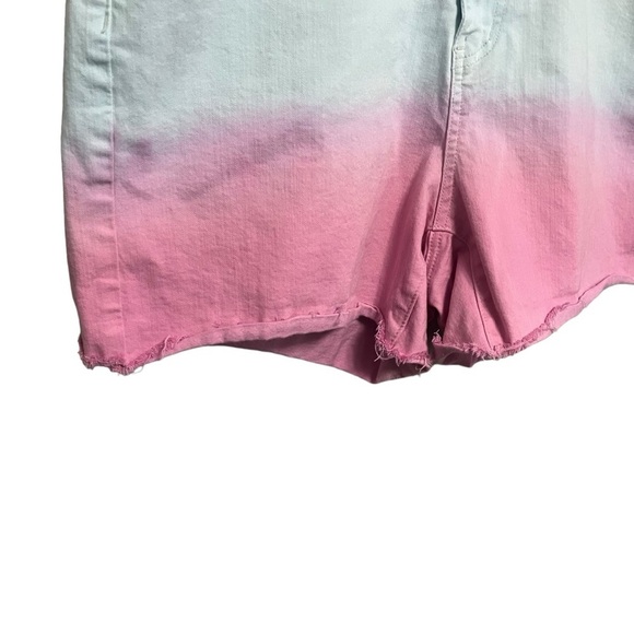 Judy Blue Dip Dye Cut Off Shorts - Picture 6 of 10